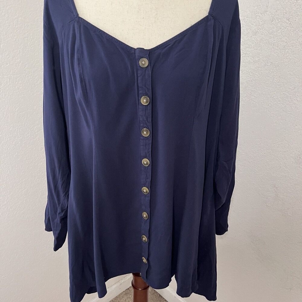Torrid Womens Button Front Blouse Size 3 Blue Long Sleeve Lightweight V-Neck - Picture 2 of 7